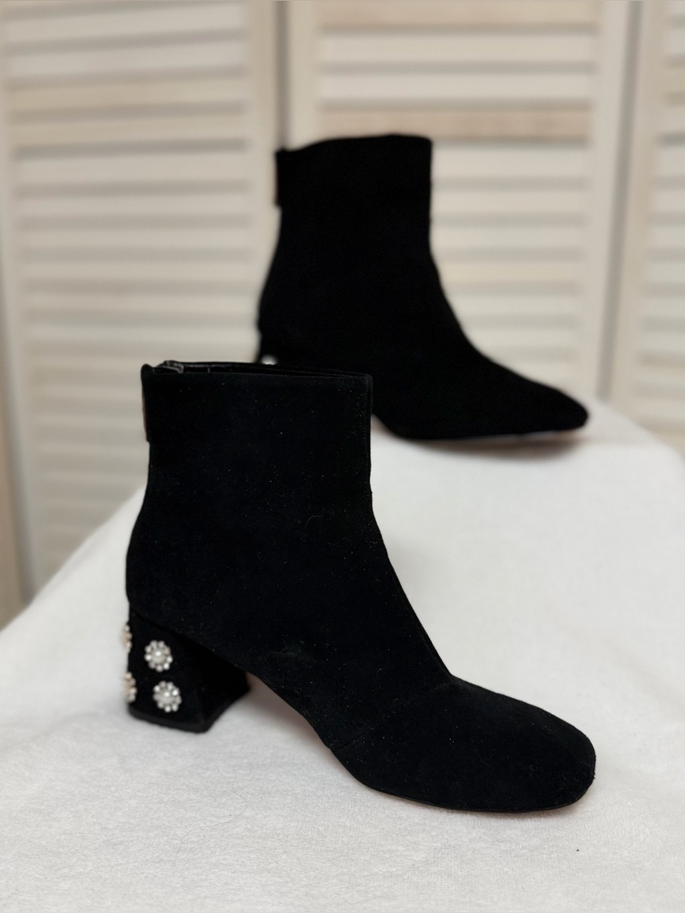 Nanette Lepore Boots Sz 6 black suede Embellished Heels crystals pearls